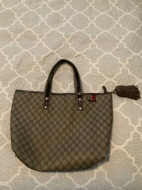 Gucci ‘Shelly” tote bag